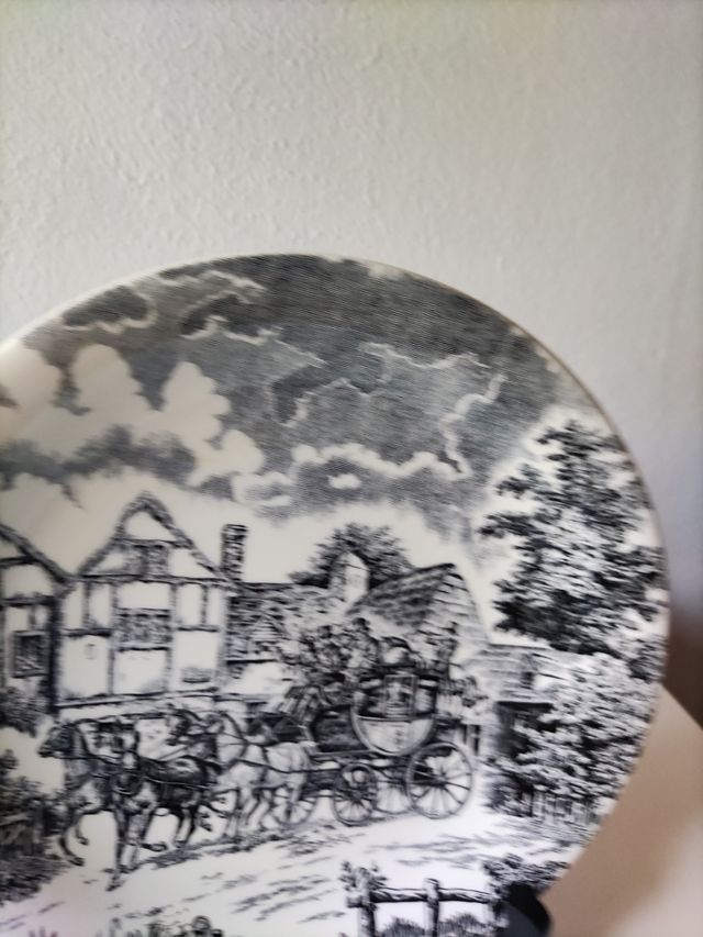 Plato decorativo blanco y negro