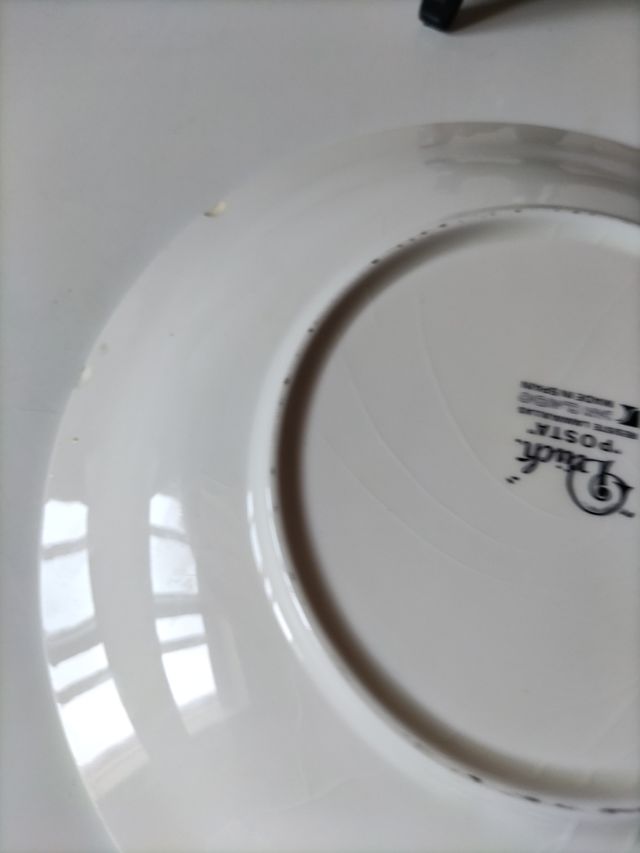 Plato decorativo blanco y negro