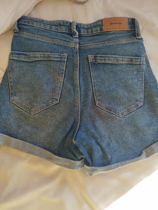 Shorts Stradivarius tiro alto - talla 34