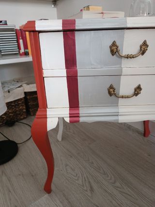 Mesita vintage restaurada a rayas