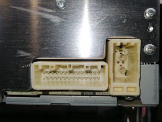 SISTEMA AUDIO / RADIO CD TOYOTA HILUX (GUN1) (3)