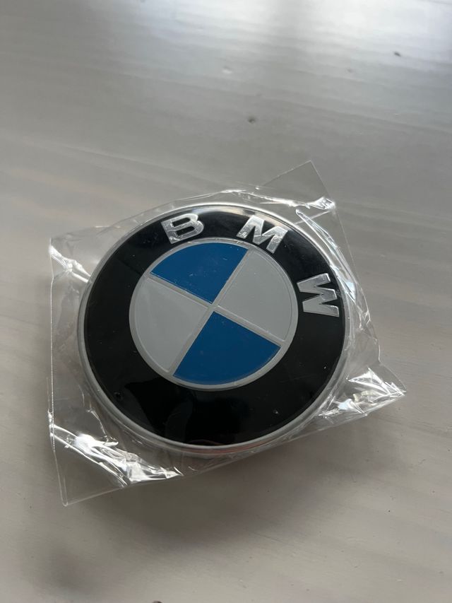 Insignia BMW para capo, nueva