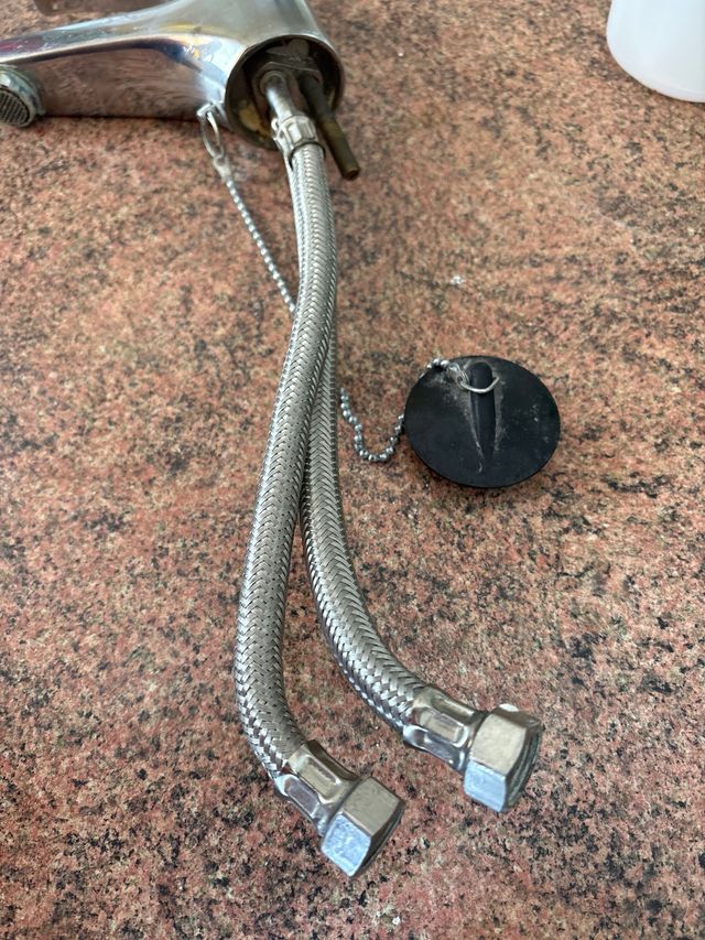 Grifo monomando baño - Metálico