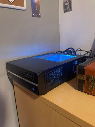 Ordenador de sobremesa para estudio