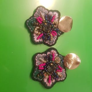 Pendientes florales bordados Nuevos estilo zara