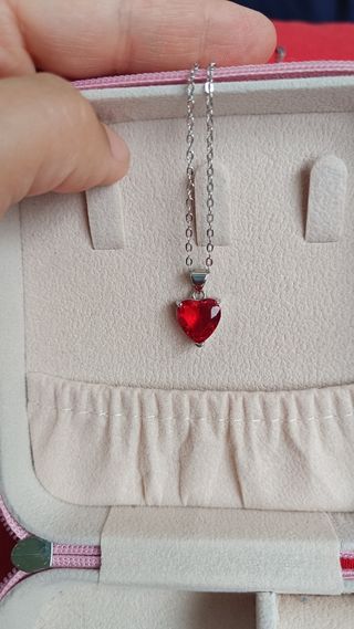 Collar plata colgante  corazón rojo y cadena 