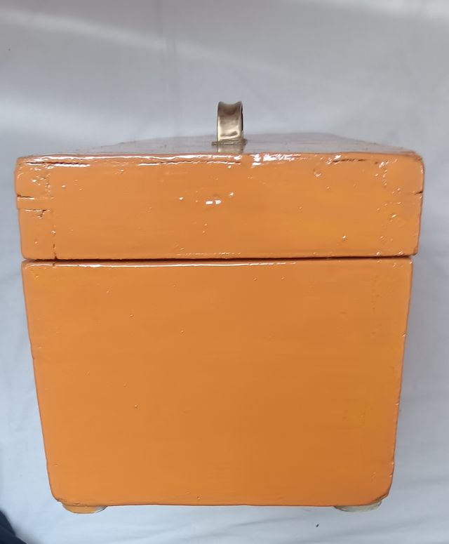 CASSETTA ATTREZZI VINTAGE CON UTENSILI VARI