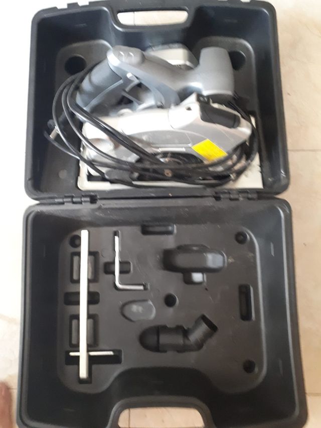 Sierra circular + Corta baldosas