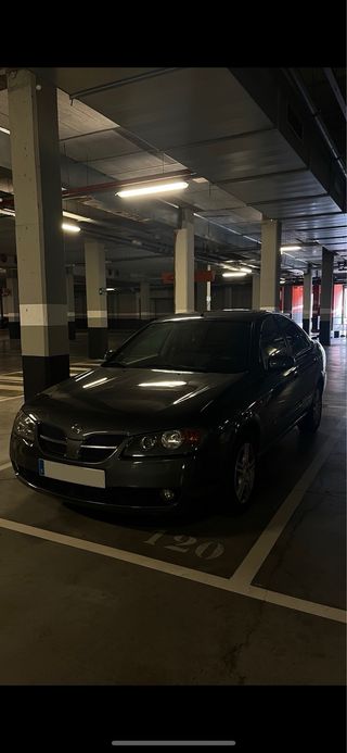 Coche Nissan Almera 2002