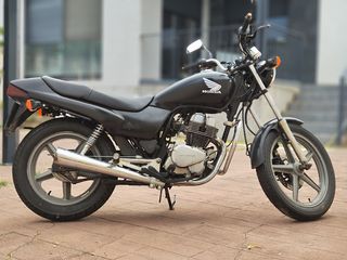 Honda CB250 Two Fifty - Moto