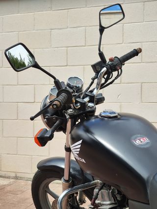 Honda CB250 Two Fifty - Moto