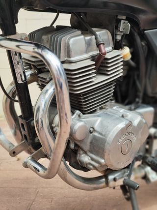 Honda CB250 Two Fifty - Moto