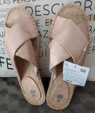 Sandalias planas esparto. 40. A estrenar.