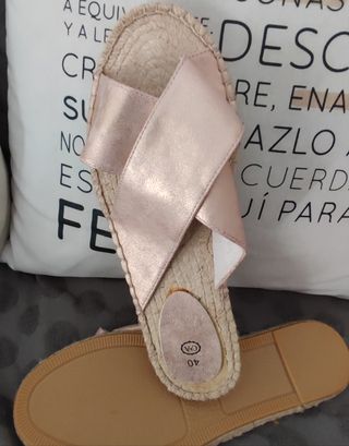 Sandalias planas esparto. 40. A estrenar.