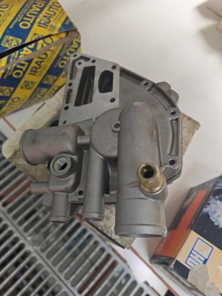 Bomba agua Renault 18