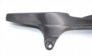 PROTECTOR DE CADENA EN CARBONO HONDA CBR 600 RR  