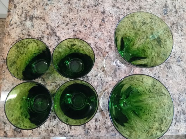 Vasos y copas vintage verdes (6 piezas)