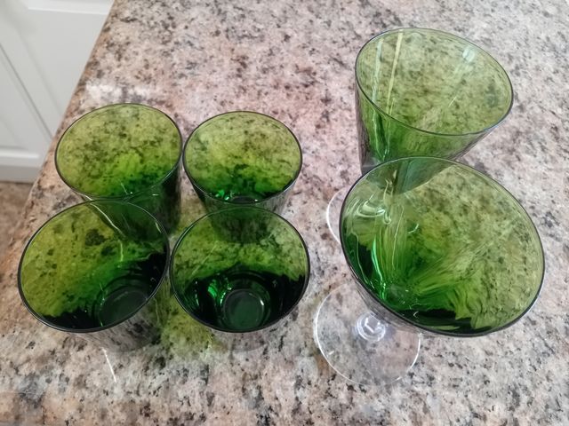 Vasos y copas vintage verdes (6 piezas)