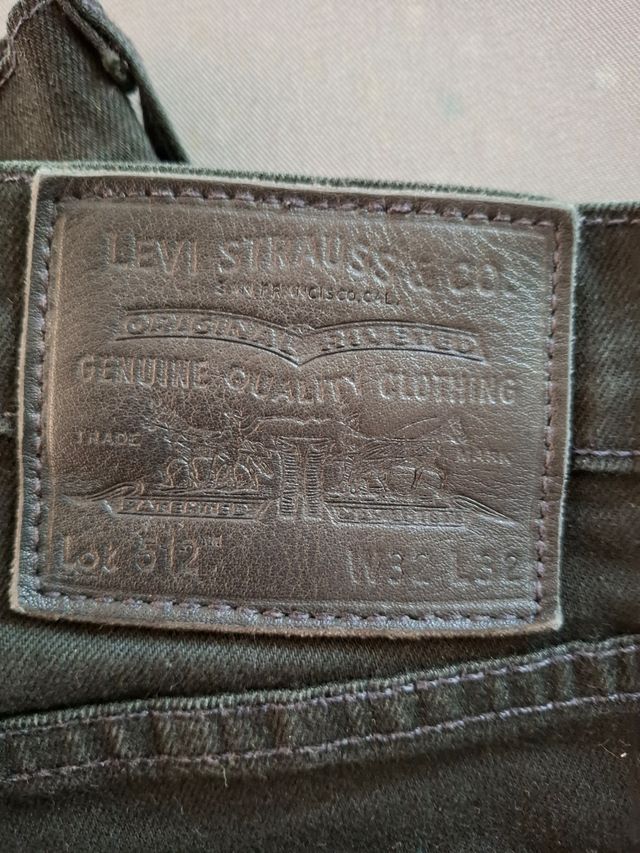Calças Levi's 520 pretas - Tamanho 32 US, europeu