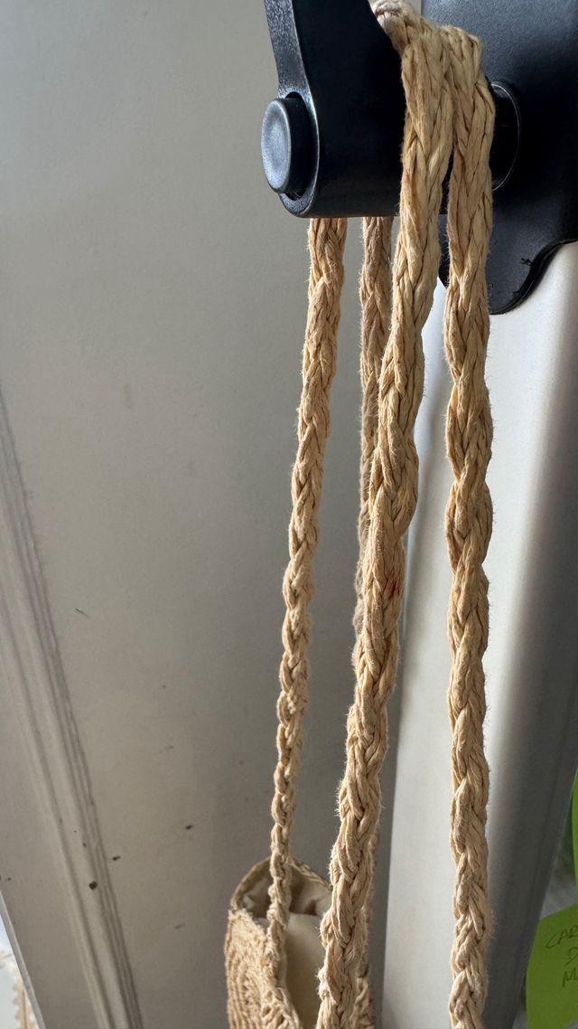 Borsa da spiaggia beige all'uncinetto