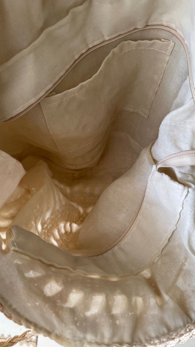 Borsa da spiaggia beige all'uncinetto