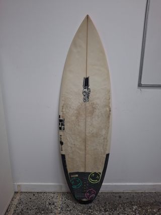 Tabla surf JS usada 24,5 litros 


