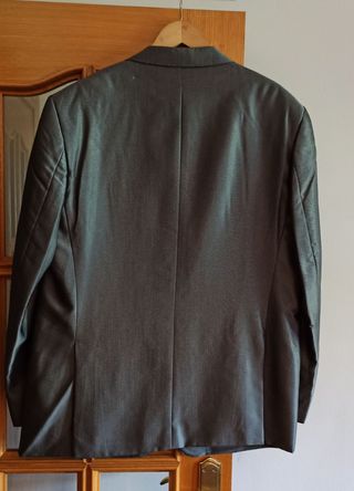Traje gris caballero puesto solo una vez