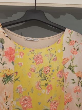 Blusa Zara estampada flores