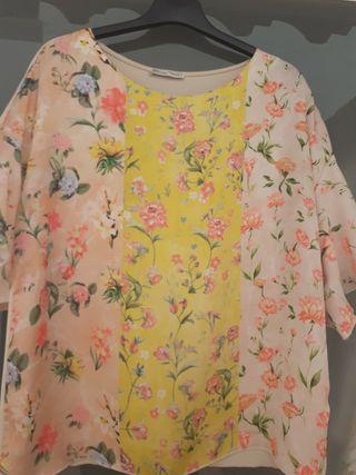 Blusa Zara estampada flores