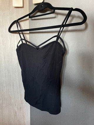 Top negro Bershka - Talla M