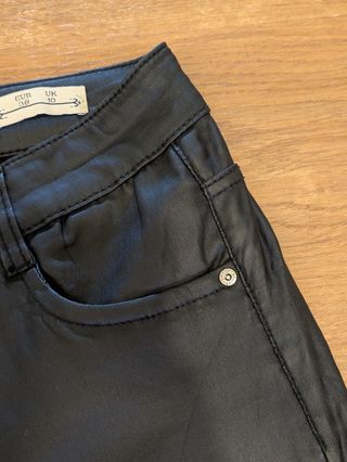 Pantalones cuero negro -talla M