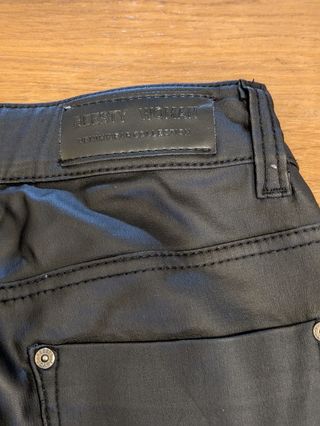 Pantalones cuero negro -talla M