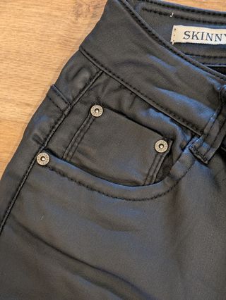 Pantalones cuero negro -talla M