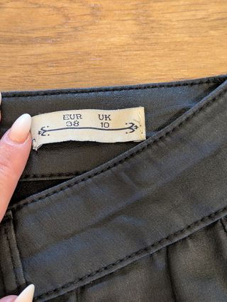 Pantalones cuero negro -talla M