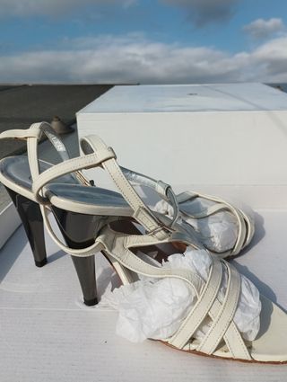 Sandalias Farrutx blancas charol y piel