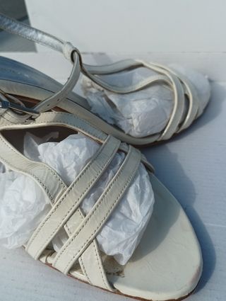Sandalias Farrutx blancas charol y piel