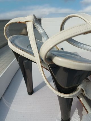 Sandalias Farrutx blancas charol y piel