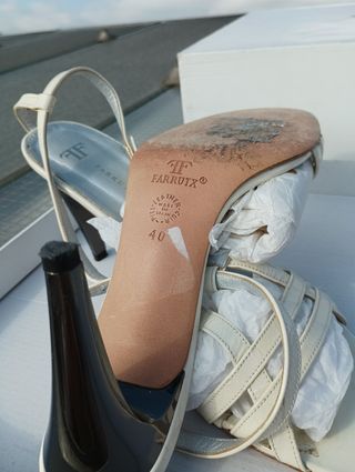 Sandalias Farrutx blancas charol y piel