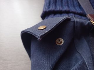 Bolso Burberry azul marino.