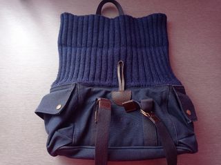 Bolso Burberry azul marino.