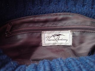 Bolso Burberry azul marino.