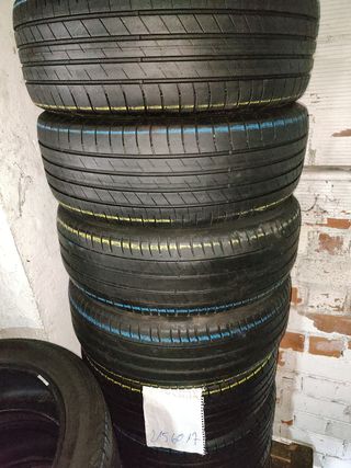 4 Neumáticos 215/60/17