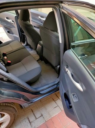 Toyota Auris 1.4 D-4D 90 cv