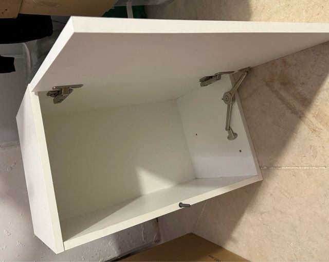 Armario blanco con tapa - Madera