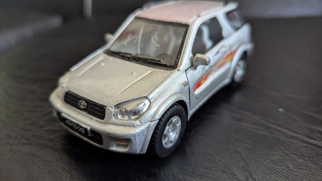 Carro de Brinquedo Toyota RAV4