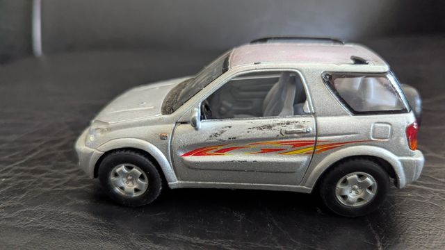 Carro de Brinquedo Toyota RAV4