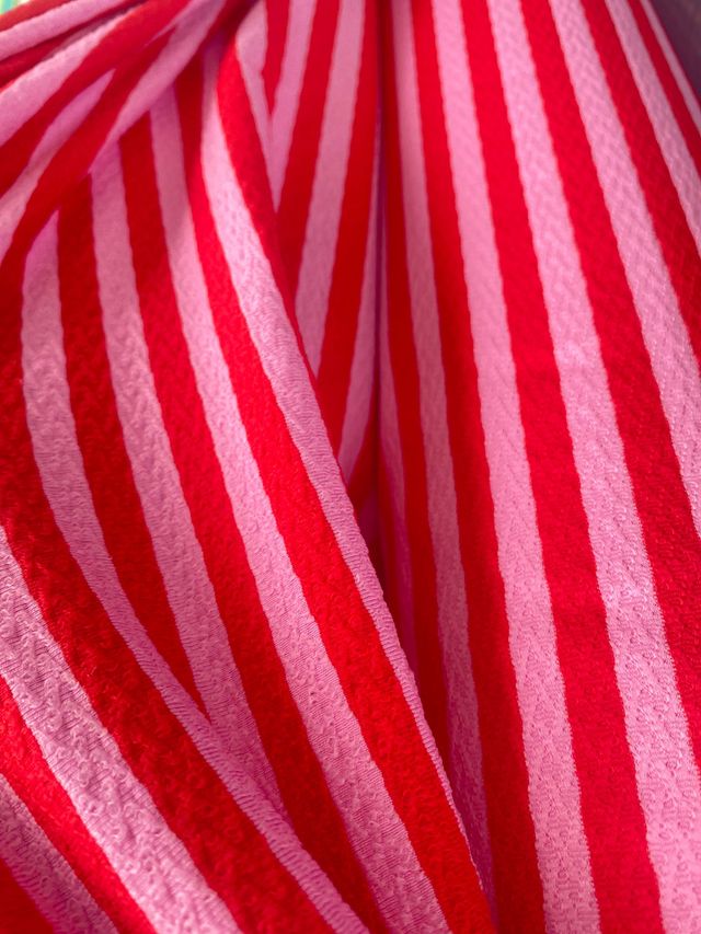 Tejido Elástico a Rayas Rojo y Rosa