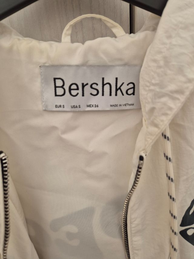 Chaqueta Bershka beige talla S