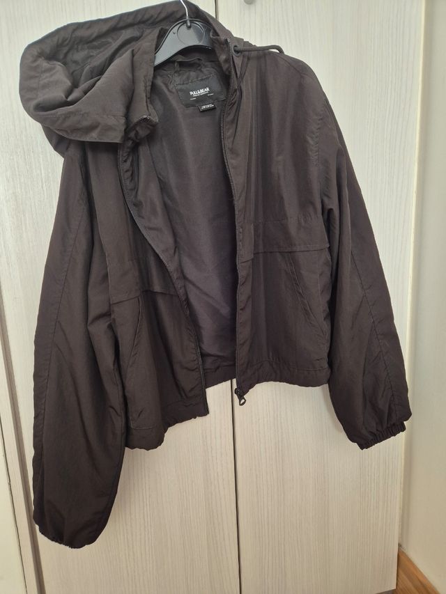 Chaqueta negra Pull&Bear - Talla M