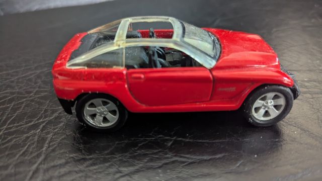 Brinquedo Jeep vermelho